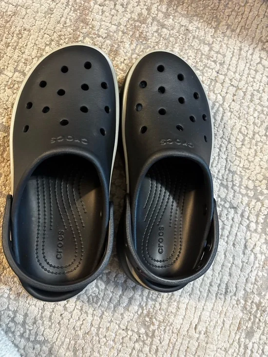 Crocs womens Classic stacked Clog size 8 never worn - Picture 4 of 4